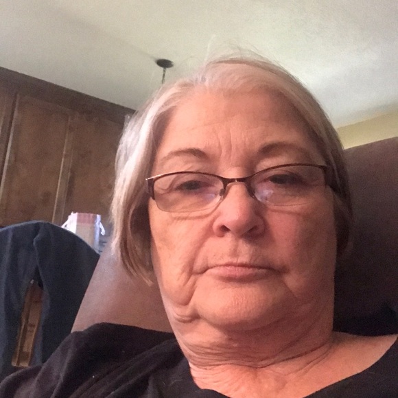 Meet your Posher, Pam - Picture 1 of 1